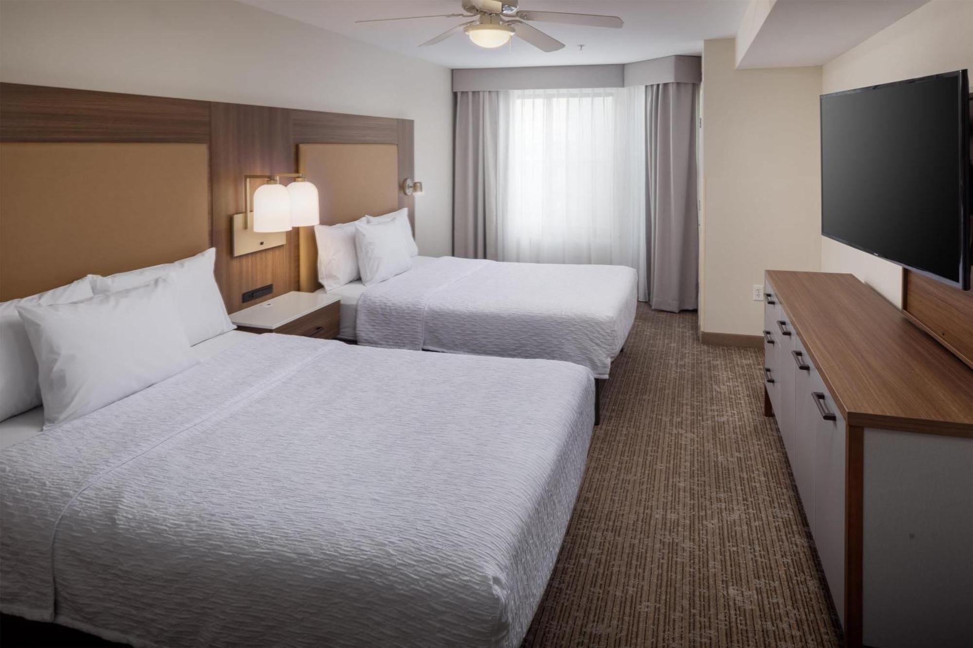 One-Bedroom Queen Suite Two Queen Beds Non-Smoking,1756512434:JPEG