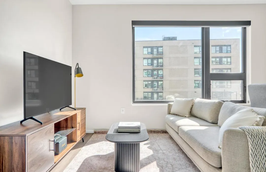Congress Park 1Br W Gym Pool Nr Shops Dining Den-134-1