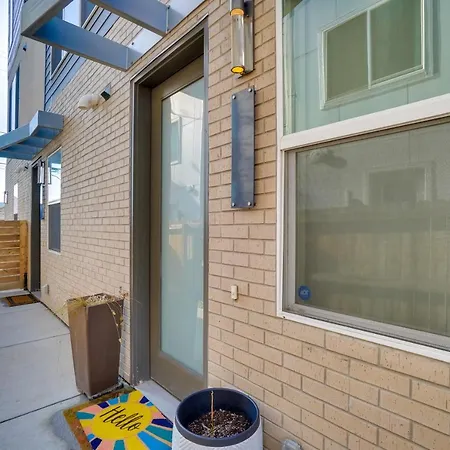 Rooftop Deck And Mtn Views Luxe Denver Home-3