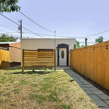 Carriage House In Rino Walk To Eateries And Shops-2