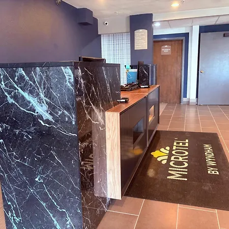 Microtel Inn & Suites By Wyndham Denver Airport-3